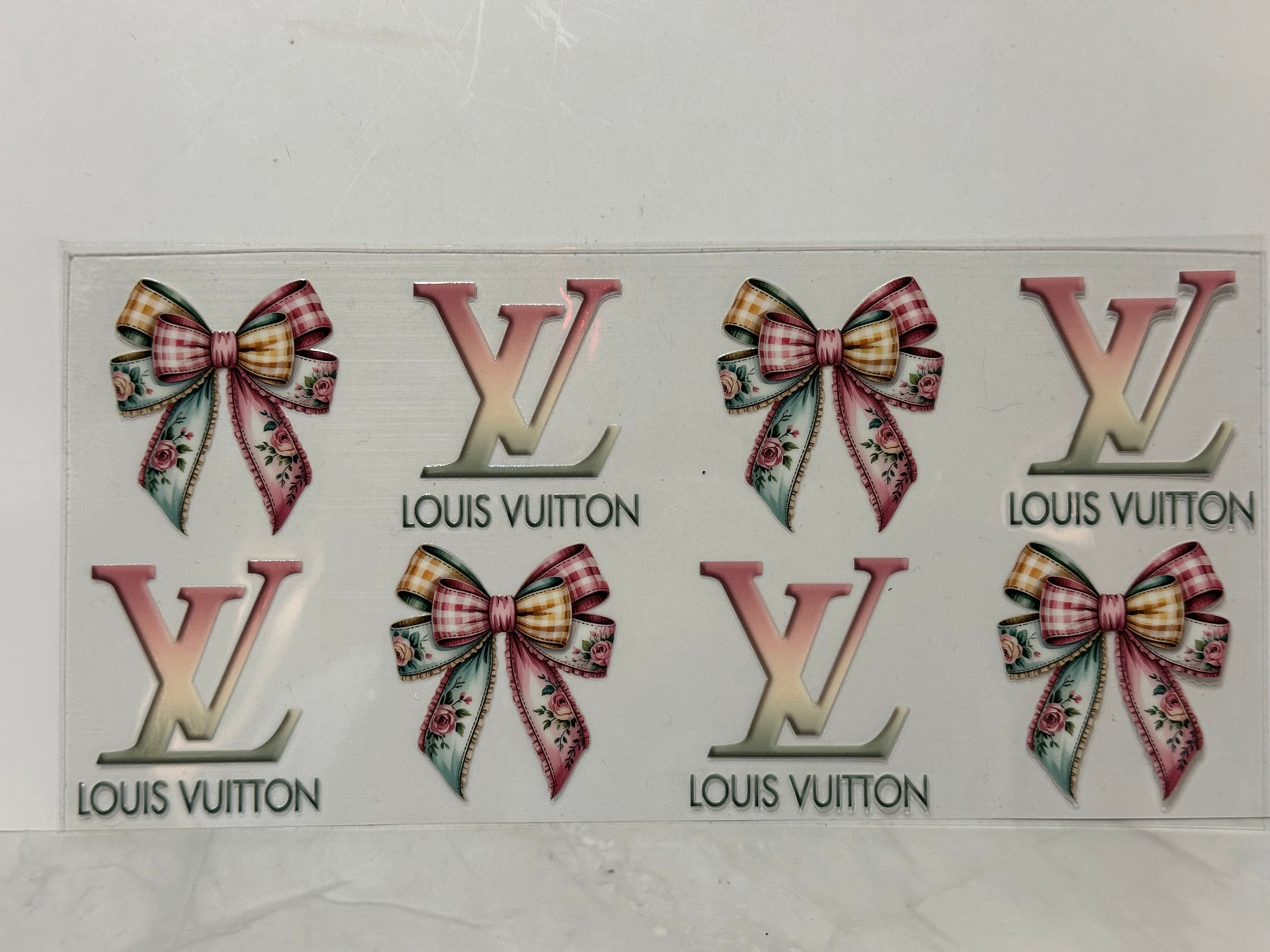 Louis Vuitton 16 oz Wrap